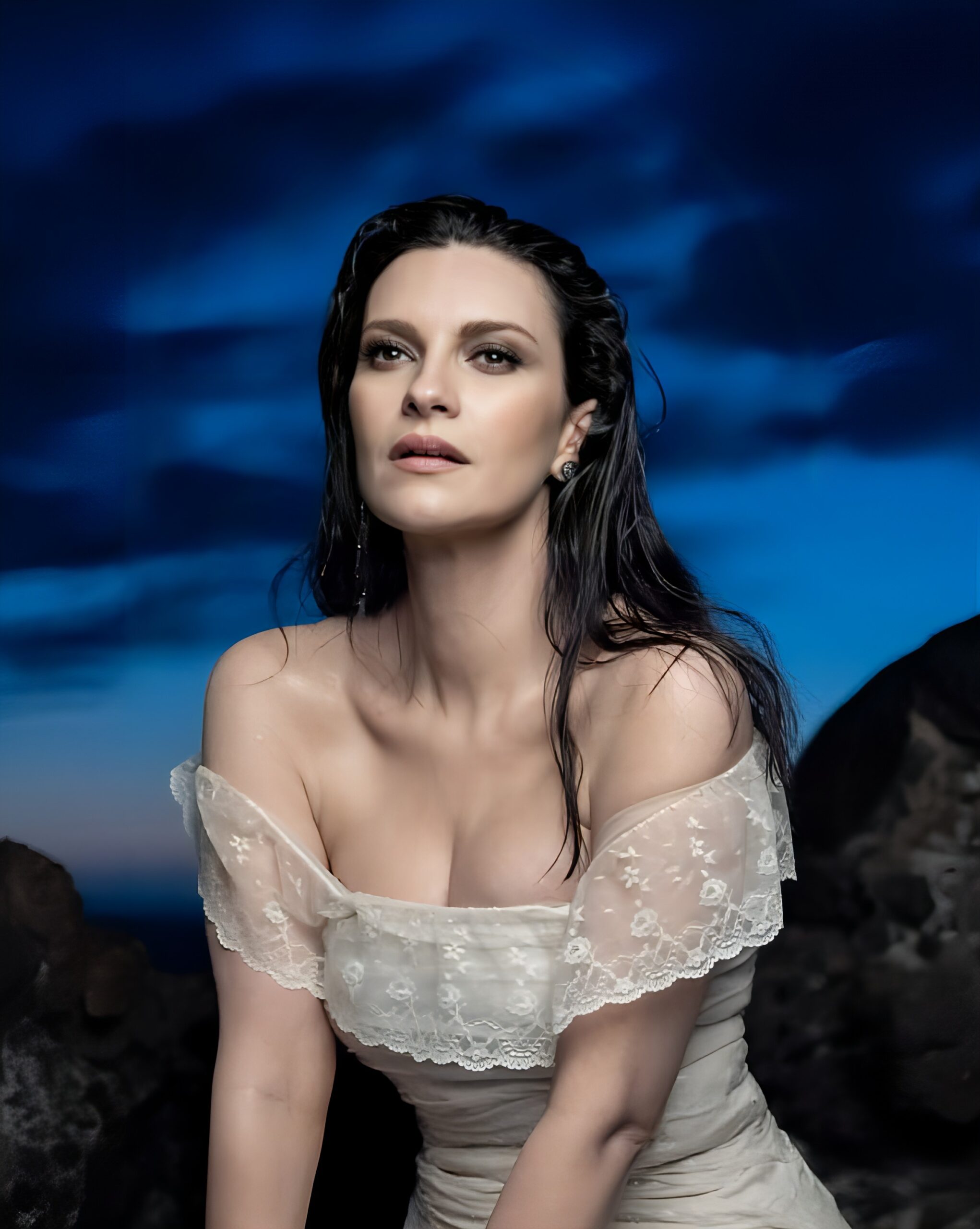Bon anniversaire à Laura Pausini née le 16 mai 1974.