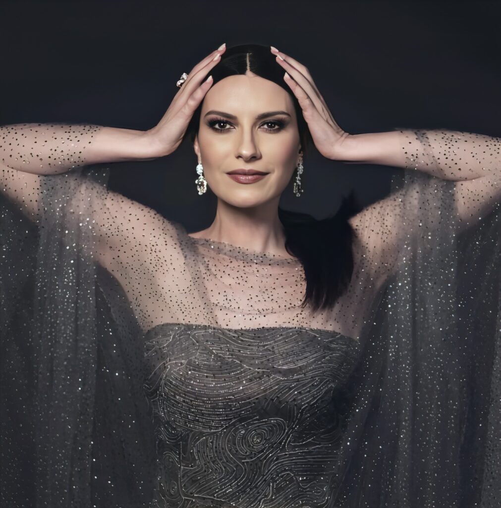 Suis-Nous - Bon anniversaire à Laura Pausini née le 16 mai 1974. Suis-Nous - Bon anniversaire à Laura Pausini née le 16 mai 1974.
