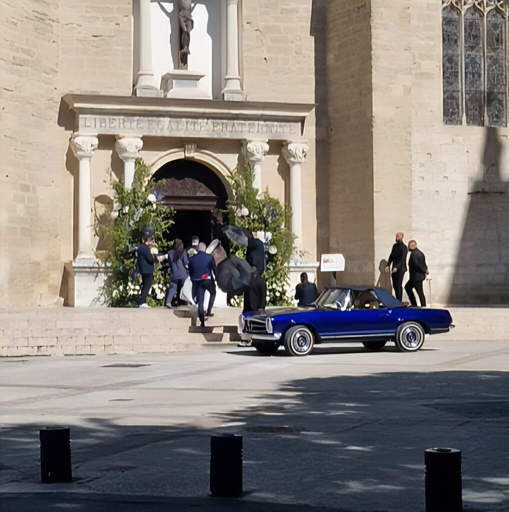 Suis-Nous - Louane et Florian se sont mariés religieusement samedi 16 mai dans le village de Pertuis, complètement bouclé... Suis-Nous - Louane et Florian se sont mariés religieusement samedi 16 mai dans le village de Pertuis, complètement bouclé...