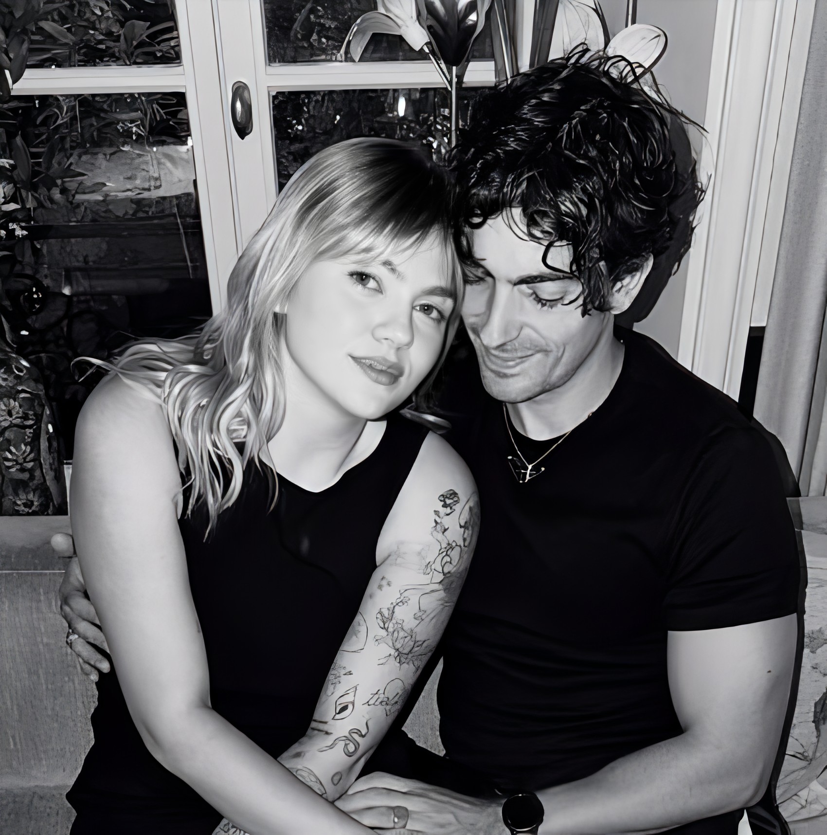 Louane et Florian se sont mariés religieusement samedi 16 mai dans le village de Pertuis, complètement bouclé…