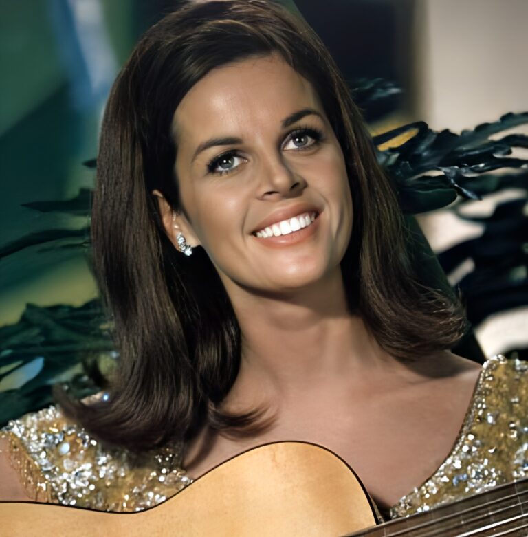 Suis-Nous - Mort de la chanteuse Claudine Longet à 84 ans. En 1976 elle avait été condamnée à 30 jours de prison pour avoir tué son compagnon.