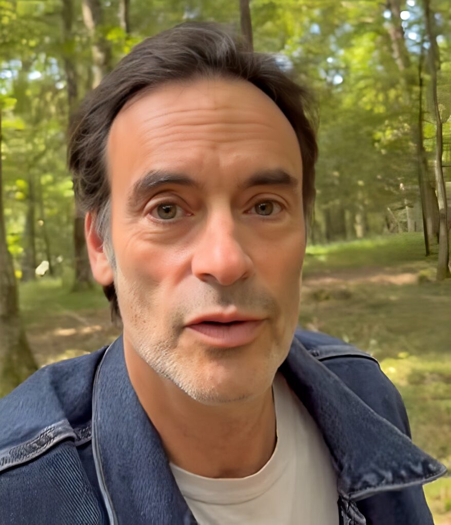 Suis-Nous - Anthony Delon parle de la thérapie de la forêt sur les humains. Suis-Nous - Anthony Delon parle de la thérapie de la forêt sur les humains.