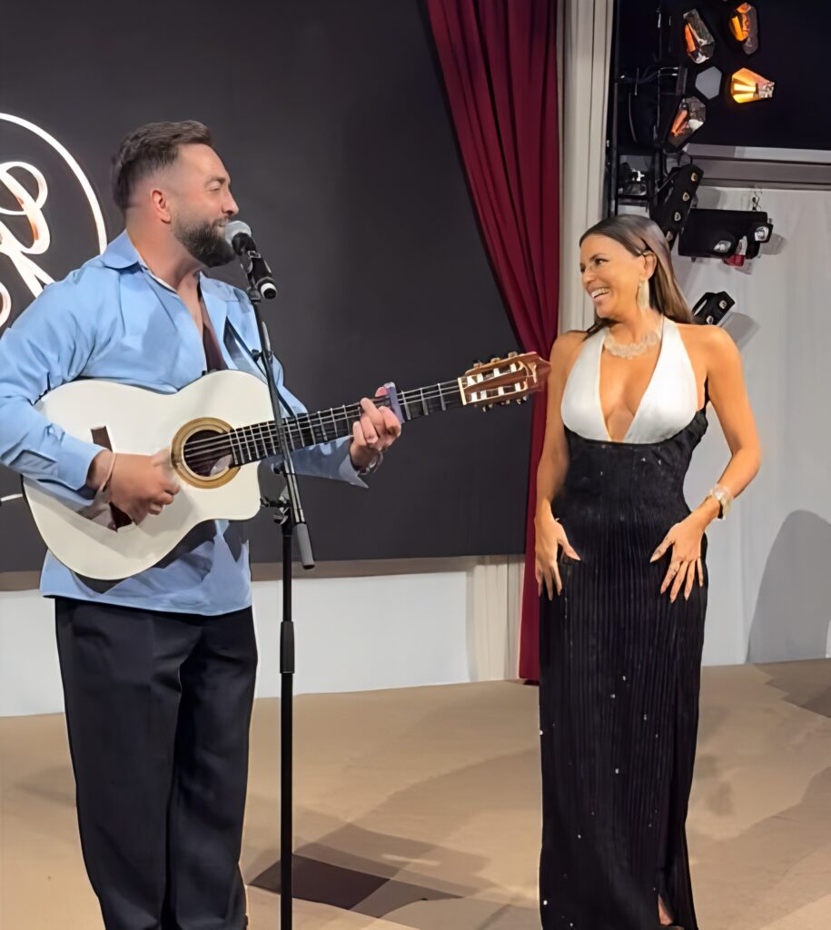 Suis-Nous - Cannes - Kendji Girac & Eva Longoria : Poses photos et flamenco Suis-Nous - Cannes - Kendji Girac & Eva Longoria : Poses photos et flamenco