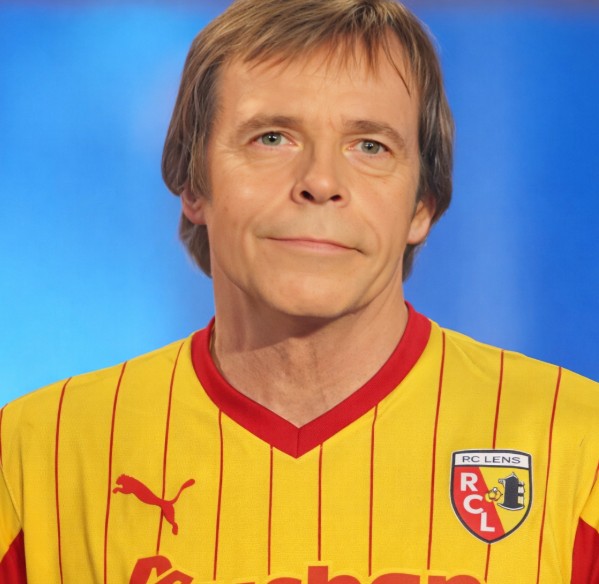 Suis-Nous - Pierre Bachelet est né le 25 mai 1944. Il aurait certainement levé la coupe de France avec le RC Lens.