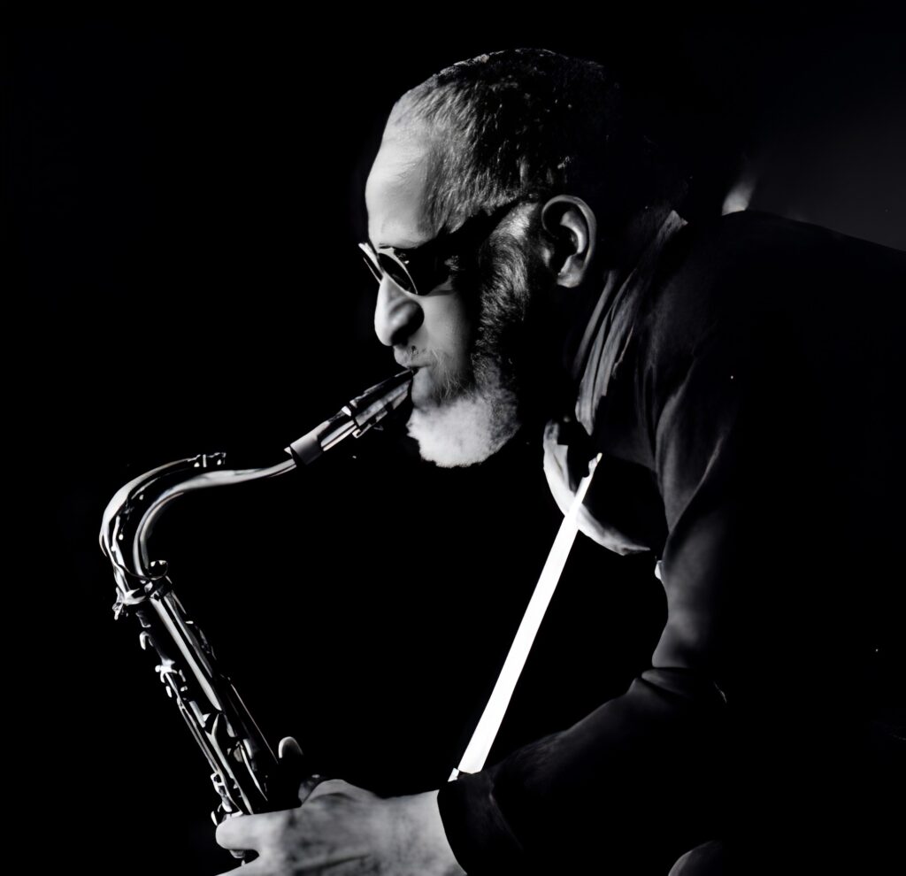 Suis-Nous - Sonny Rollins, le "Colosse du saxophone" est mort. Hommage en vidéo Suis-Nous - Sonny Rollins, le "Colosse du saxophone" est mort. Hommage en vidéo