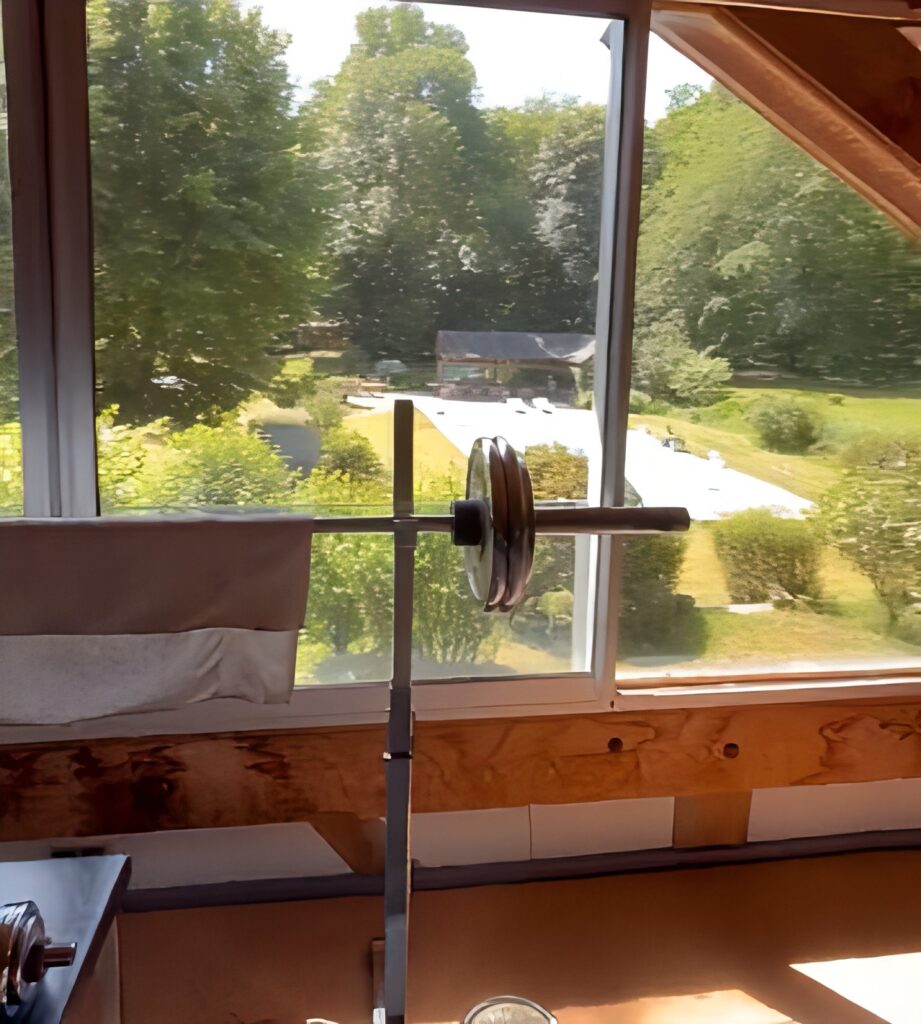 Suis-Nous - Anthony Delon à Douchy : Séance de sport en salle de musculation... Suis-Nous - Anthony Delon à Douchy : Séance de sport en salle de musculation...