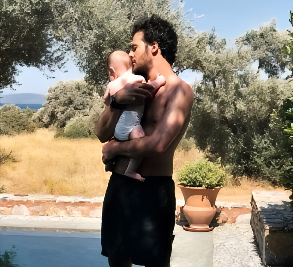 Suis-Nous - Bon anniversaire à Amir né le 20 juin 1984 à Paris. "Papa avant tout..."