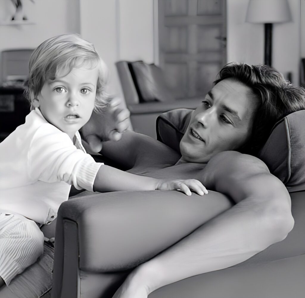 Suis-Nous - Anthony Delon : Pourquoi autant de nostalgie ? Suis-Nous - Anthony Delon : Pourquoi autant de nostalgie ?