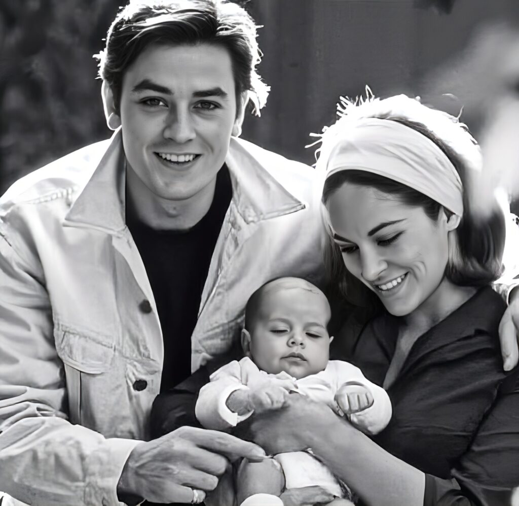 Suis-Nous - Anthony Delon : Pourquoi autant de nostalgie ? Suis-Nous - Anthony Delon : Pourquoi autant de nostalgie ?