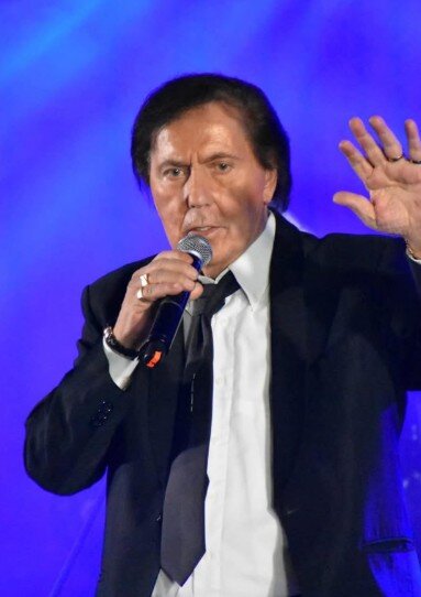 Suis-Nous - Mort de Frank Michael : Le 18 octobre 2025, il donnait son tout dernier concert à Ans en Belgique.