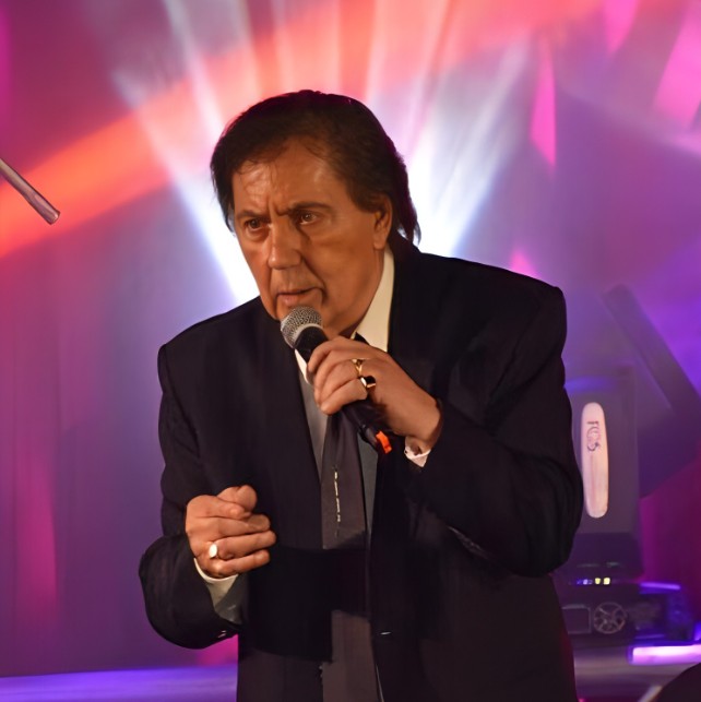 Suis-Nous - Mort de Frank Michael : Le 18 octobre 2025, il donnait son tout dernier concert à Ans en Belgique.