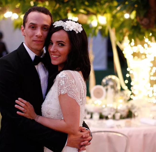 Suis-Nous - 18 juin 2016 : Alizée et Grégoire fêtent leurs 10 ans de mariage en postant des photos et de tendres messages