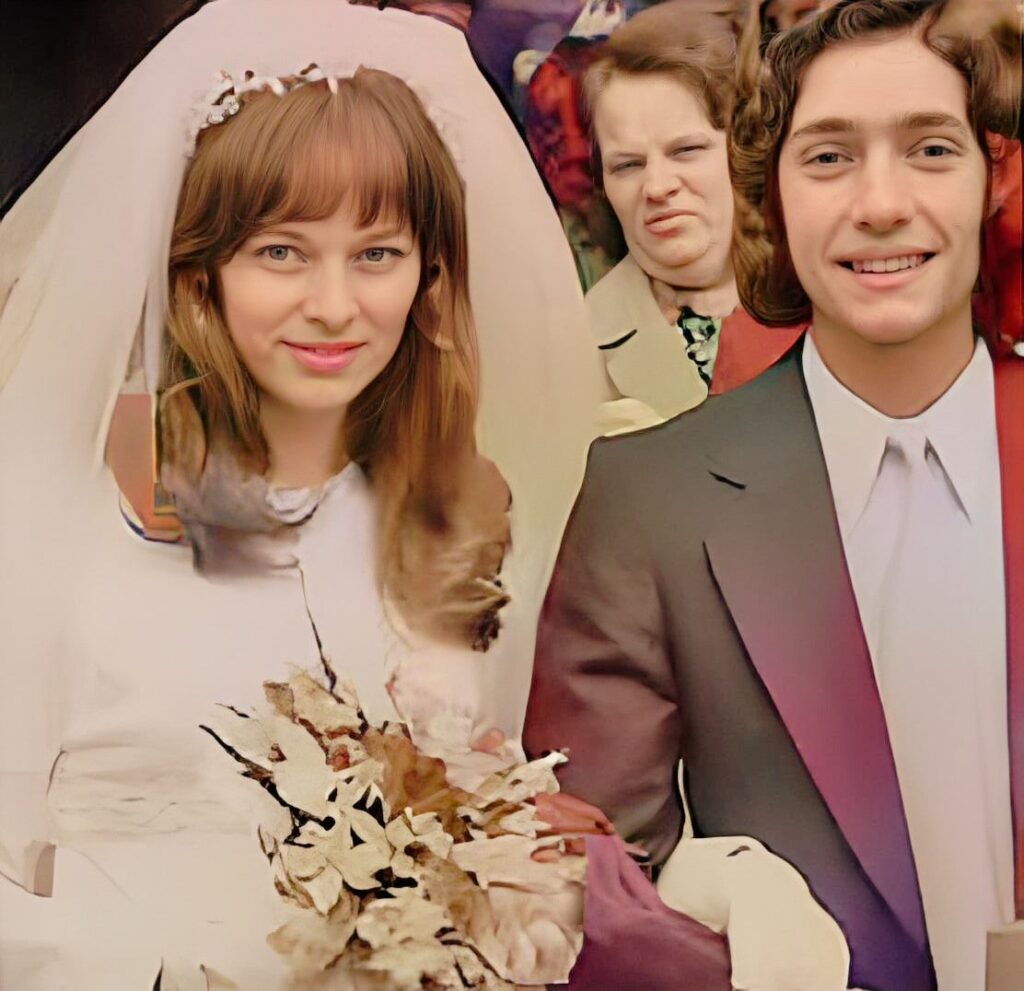 Suis-Nous - Bon anniversaire à Frédéric François né le 3 juin 1950. Avec Monique, ils se sont mariés en 1970.