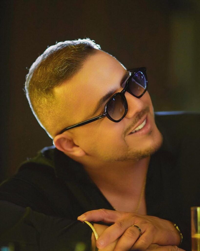 Suis-Nous - Bon anniversaire à Faudel Belloua né le 6 juin 1978 à Mantes-la-Jolie Suis-Nous - Bon anniversaire à Faudel Belloua né le 6 juin 1978 à Mantes-la-Jolie