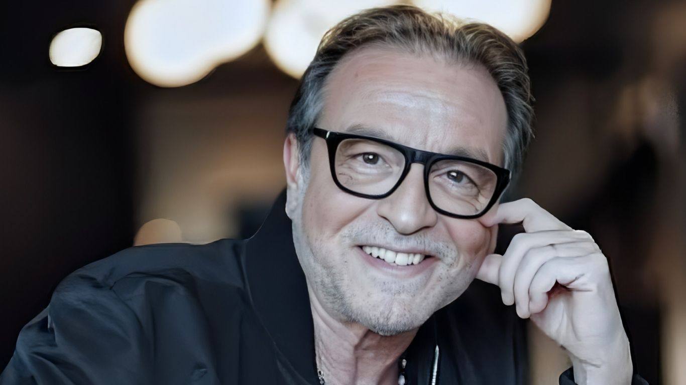Bon anniversaire à Felix Gray né le 28 juin 1958 à Tunis. Il a marqué les années 80 avec son tube « La gitane ».