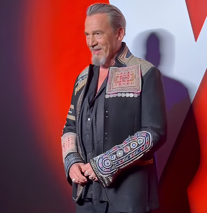 Suis-Nous - The Voice : Séance photo post-finale, la dernière pour Florent Pagny. Suis-Nous - The Voice : Séance photo post-finale, la dernière pour Florent Pagny.