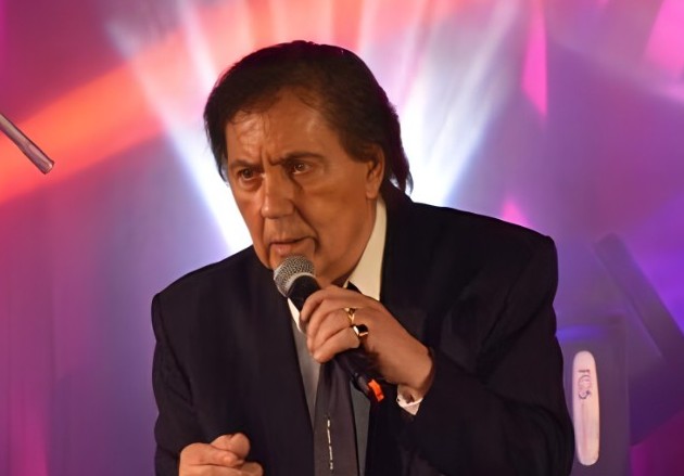 Suis-Nous - Mort de Frank Michael : Le 18 octobre 2025, il donnait son tout dernier concert à Ans en Belgique.