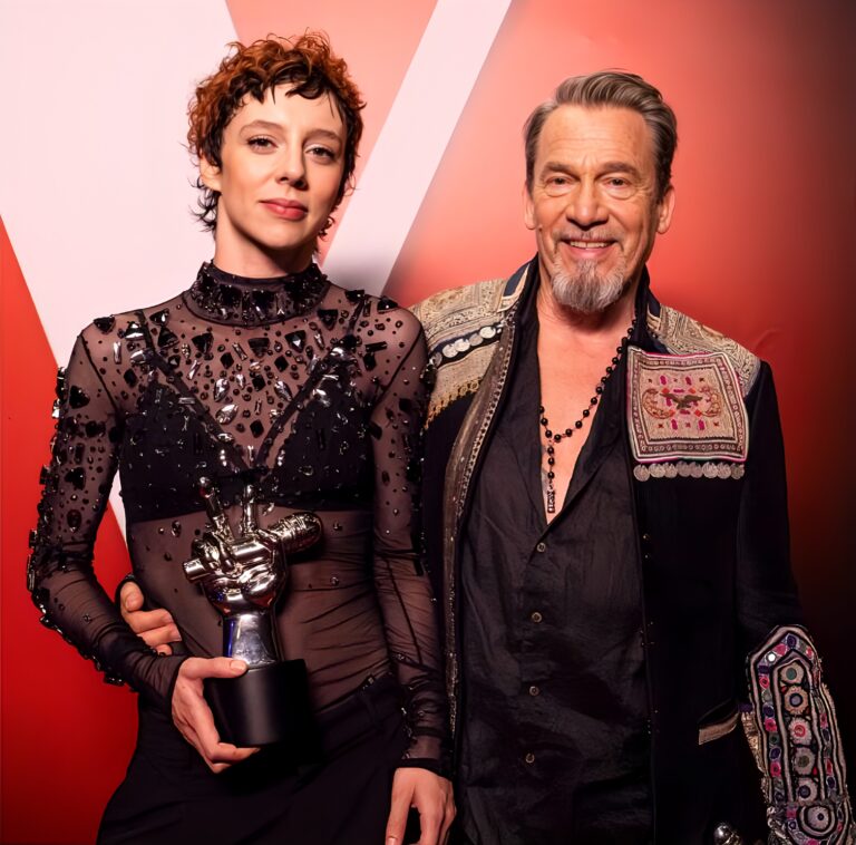 Suis-Nous - The Voice : Séance photo post-finale, la dernière pour Florent Pagny.