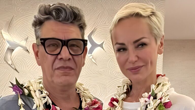 Suis-Nous - Marc Lavoine et Adriana Karembeu arrivent en Polynésie pour l'élection de Miss Tahiti.