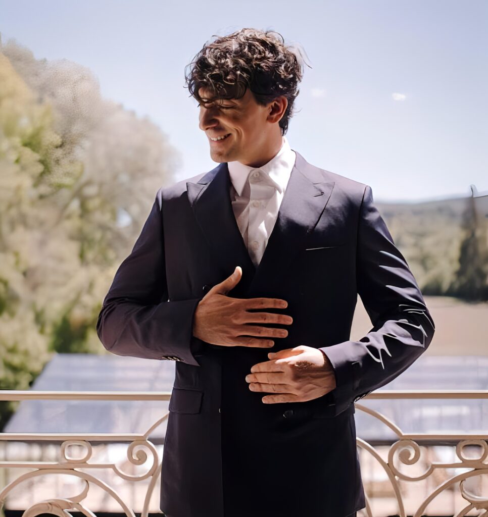 Suis-Nous - Mariage de Louane et Florian Rossi : Enfin les photos ! Elles sont magnifiques... Suis-Nous - Mariage de Louane et Florian Rossi : Enfin les photos ! Elles sont magnifiques...
