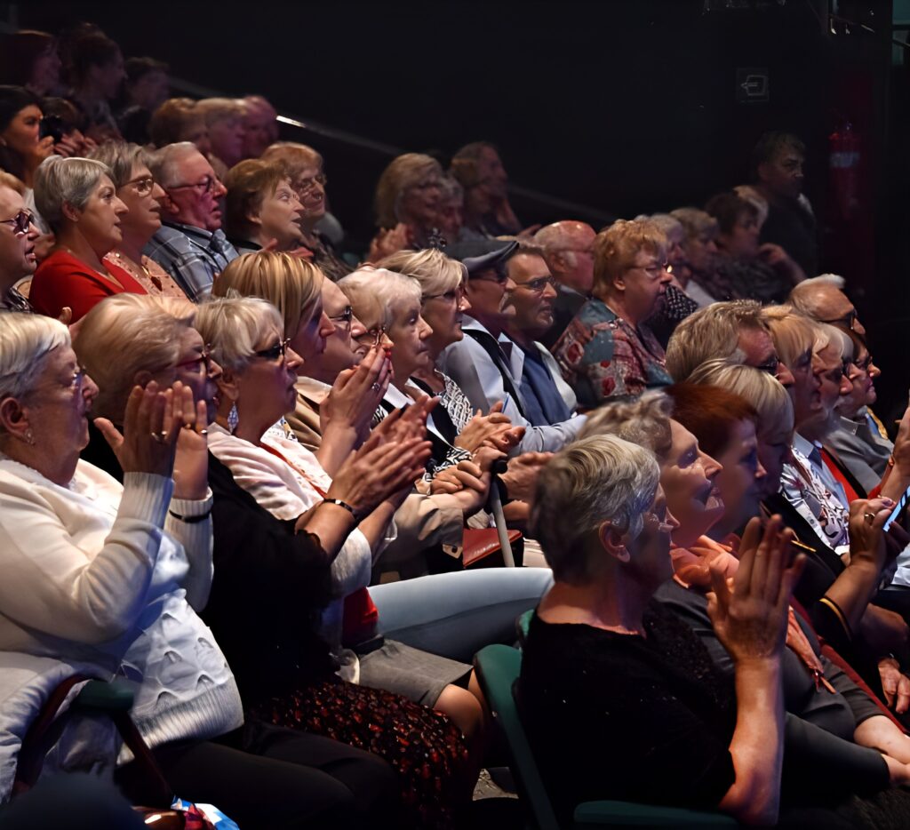 Suis-Nous - Décès de Frank Michael: Des millions de fans seniors pleurent leu idole ! Le rideau tombe sur le charmeur de ces dames... Suis-Nous - Décès de Frank Michael: Des millions de fans seniors pleurent leu idole ! Le rideau tombe sur le charmeur de ces dames...