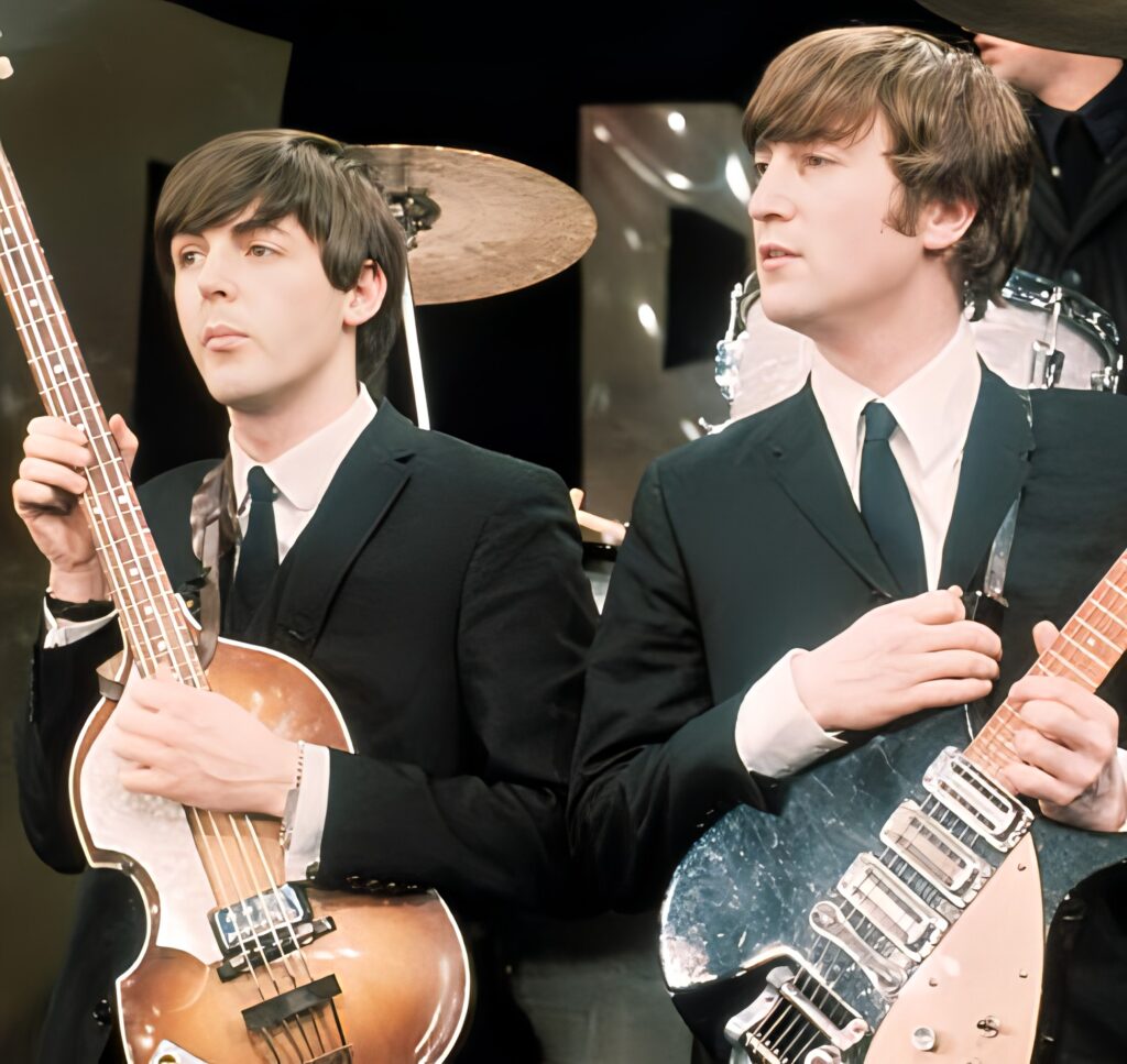 Suis-Nous - Happy Birthday Paul McCarney ! Suis-Nous - Happy Birthday Paul McCarney !