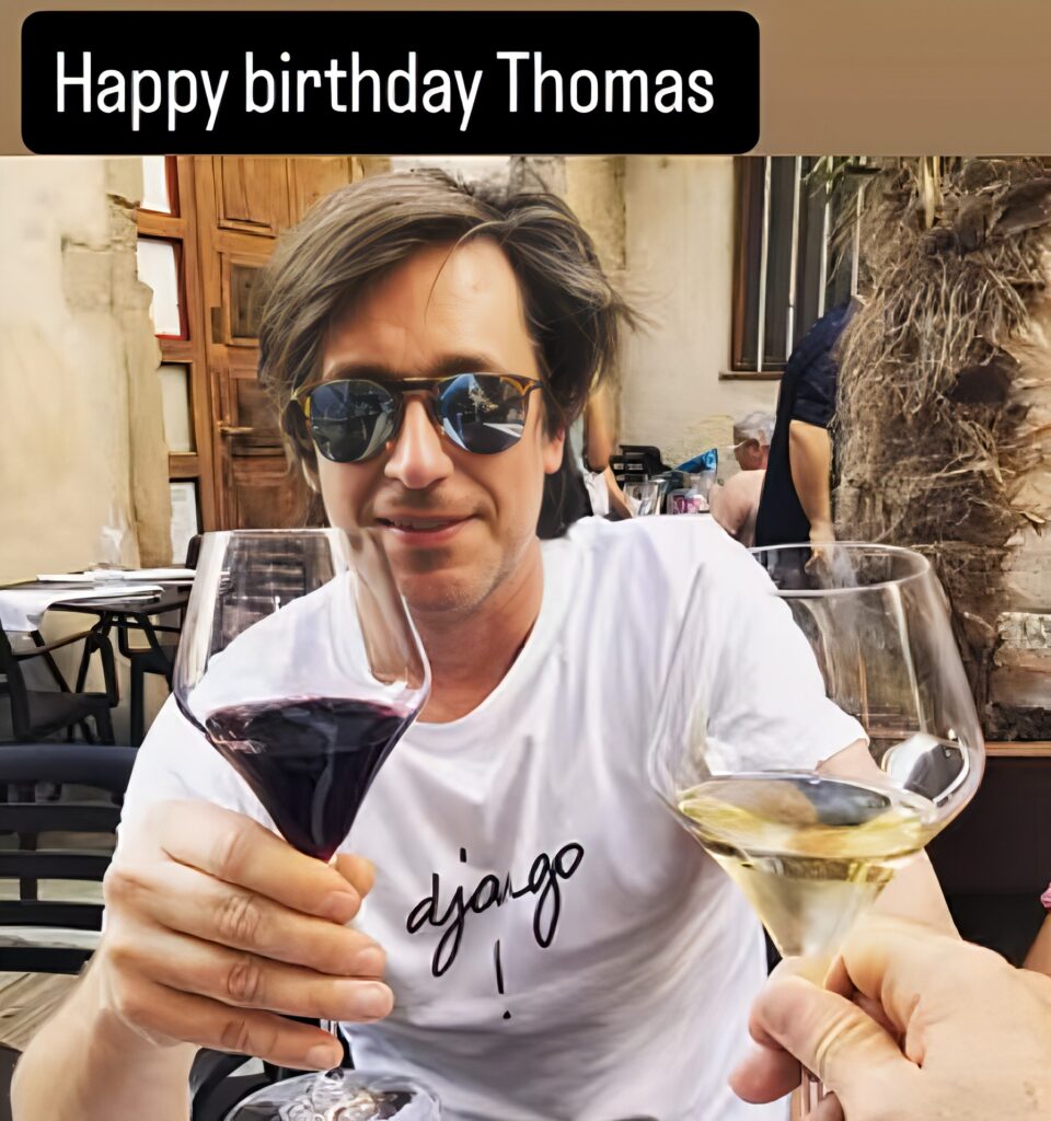 Suis-Nous - Bon anniversaire à Thomas Dutronc né le 16 juin 1973. Suis-Nous - Bon anniversaire à Thomas Dutronc né le 16 juin 1973.